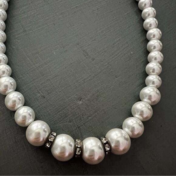 Faux Pearl Beaded Necklace - Picture 3 of 6
